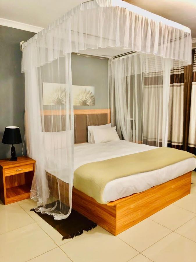 Top Lodge In Блантайър Екстериор снимка